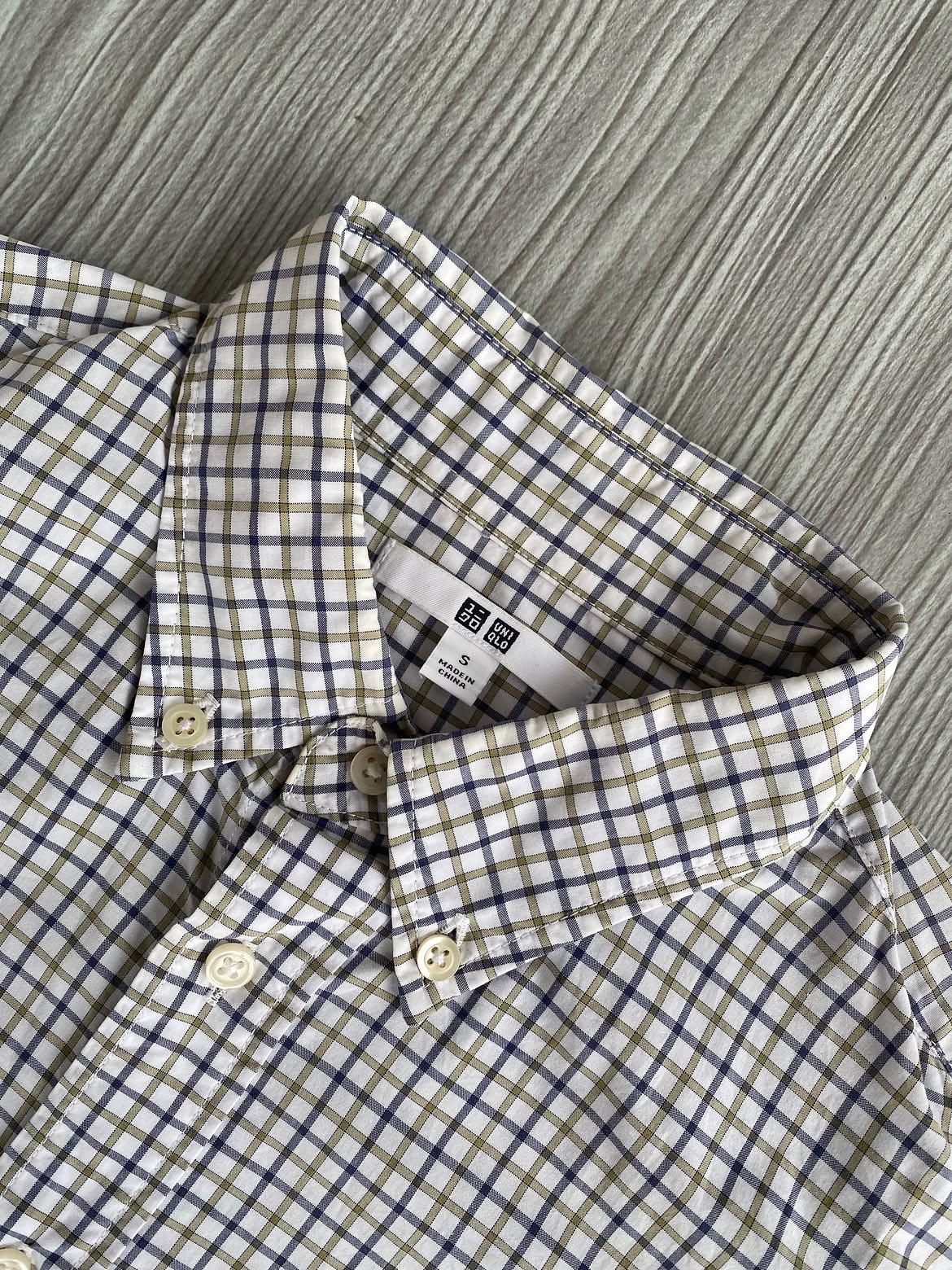 Kemeja buttondown Uniqlo White